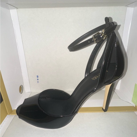 Michael Kors Open Toe Patent Leather Heels - Picture 6 of 9